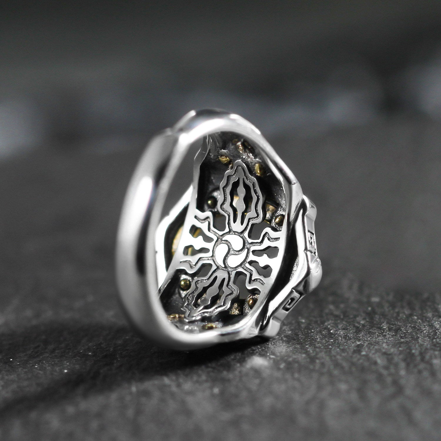 Vajra Oval Turquoise 925 Sterling Silver Ring