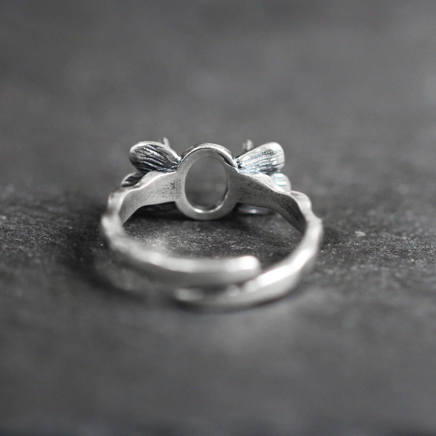 925 Sterling Silver Ring with Round Turquoise and Flower Setting