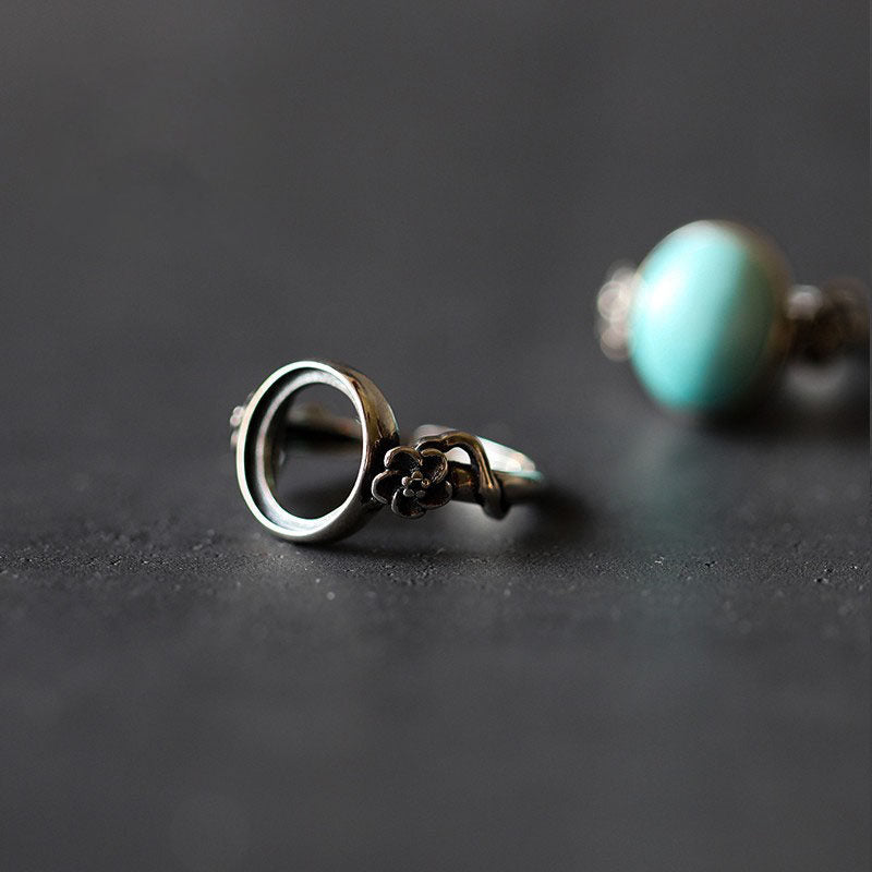 925 Sterling Silver Turquoise Ring with Flower Detail