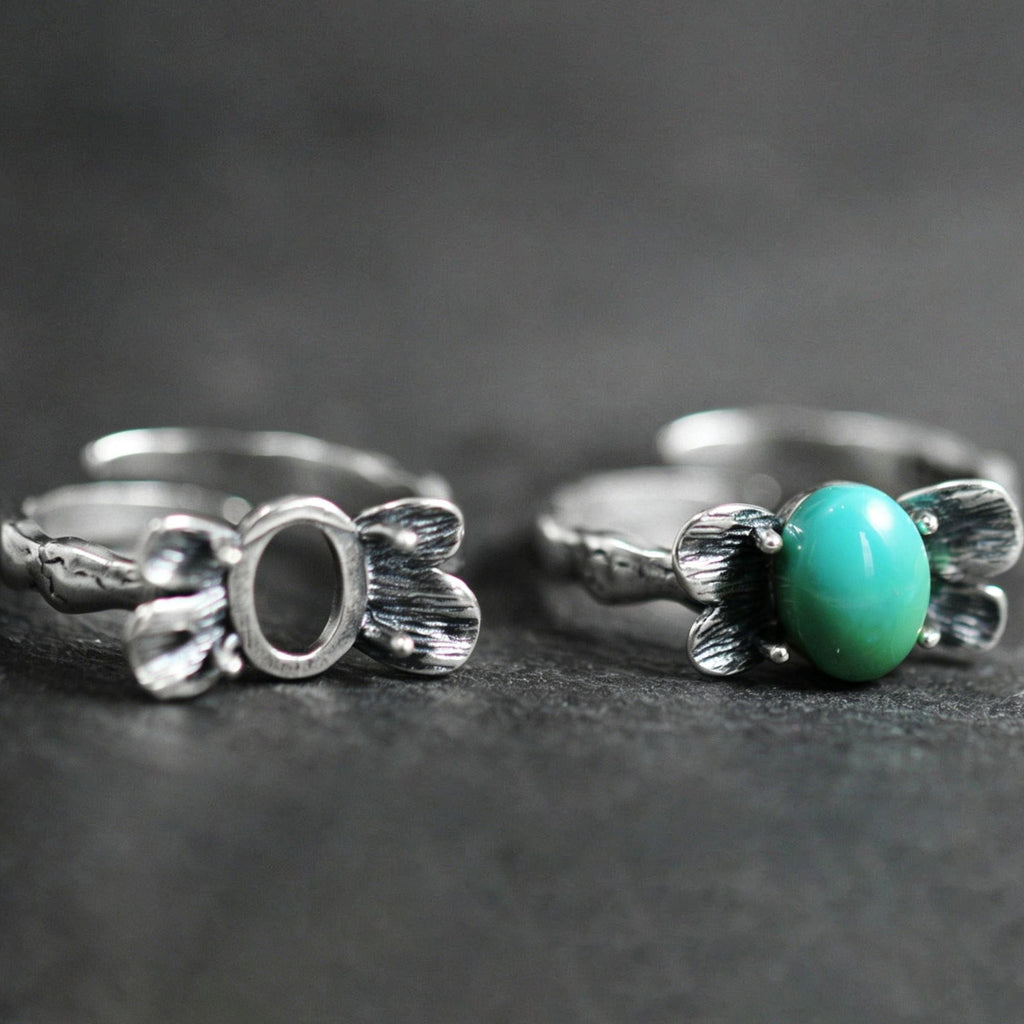 925 Sterling Silver Ring with Round Turquoise and Flower Setting