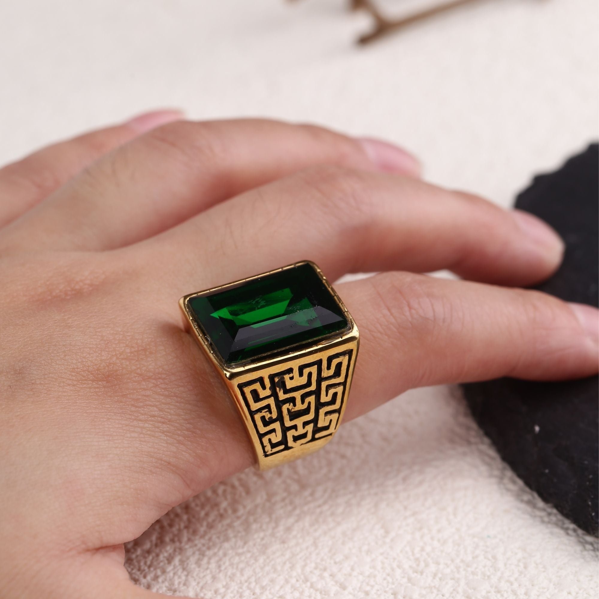 Gemstone Inlaid The Great Wall Ring