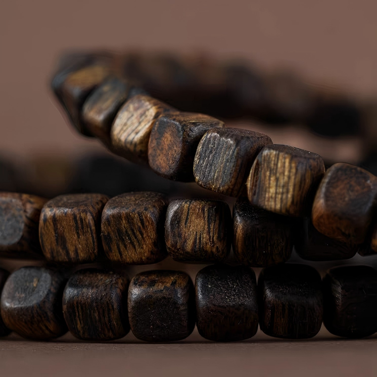 Hainan Agarwood Square Bead Bracelet – Foundation Grade · Natural Form