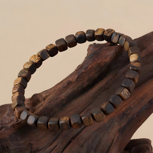Hainan Agarwood Square Bead Bracelet – Foundation Grade · Natural Form