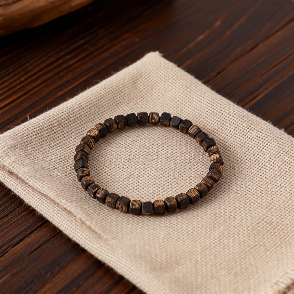 Hainan Agarwood Square Bead Bracelet – Foundation Grade · Natural Form