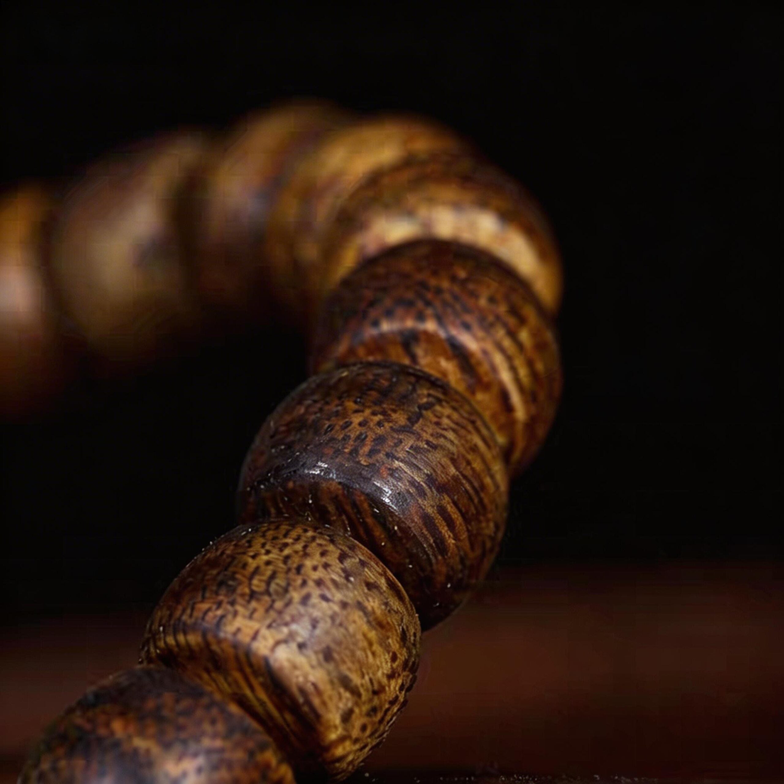 Nha Trang Agarwood Bracelet – Refined Grade · Subtle Sweetness