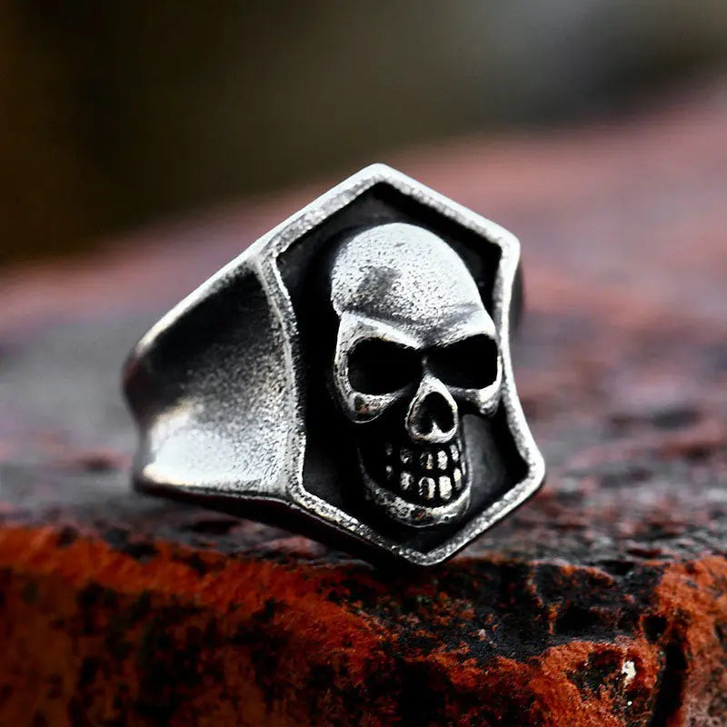 Memento Mori Diamond-shaped Ring