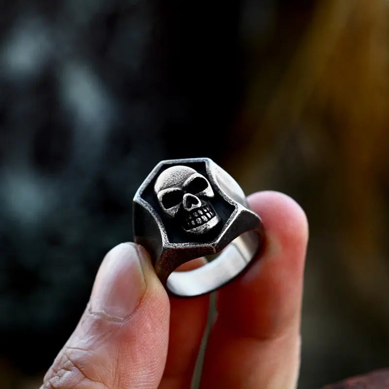 Memento Mori Diamond-shaped Ring