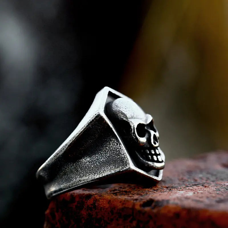 Memento Mori Diamond-shaped Ring