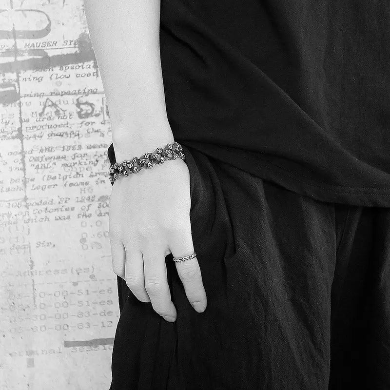 Tiny Skulls Diamond-shaped Links Bracelet