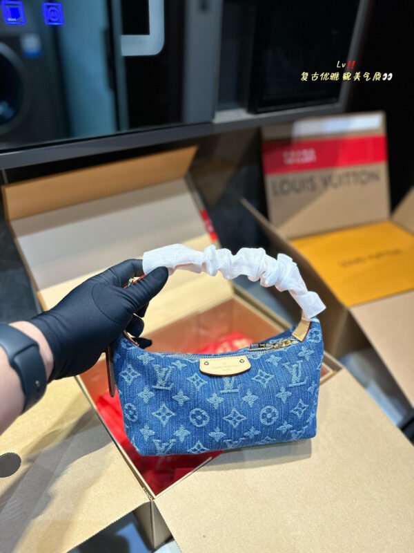 Size: 20.5*16cm