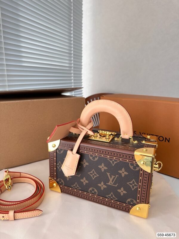 Size: 22*13cm