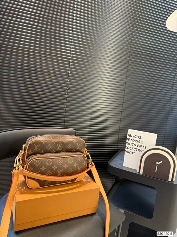 Size: 23*17cm